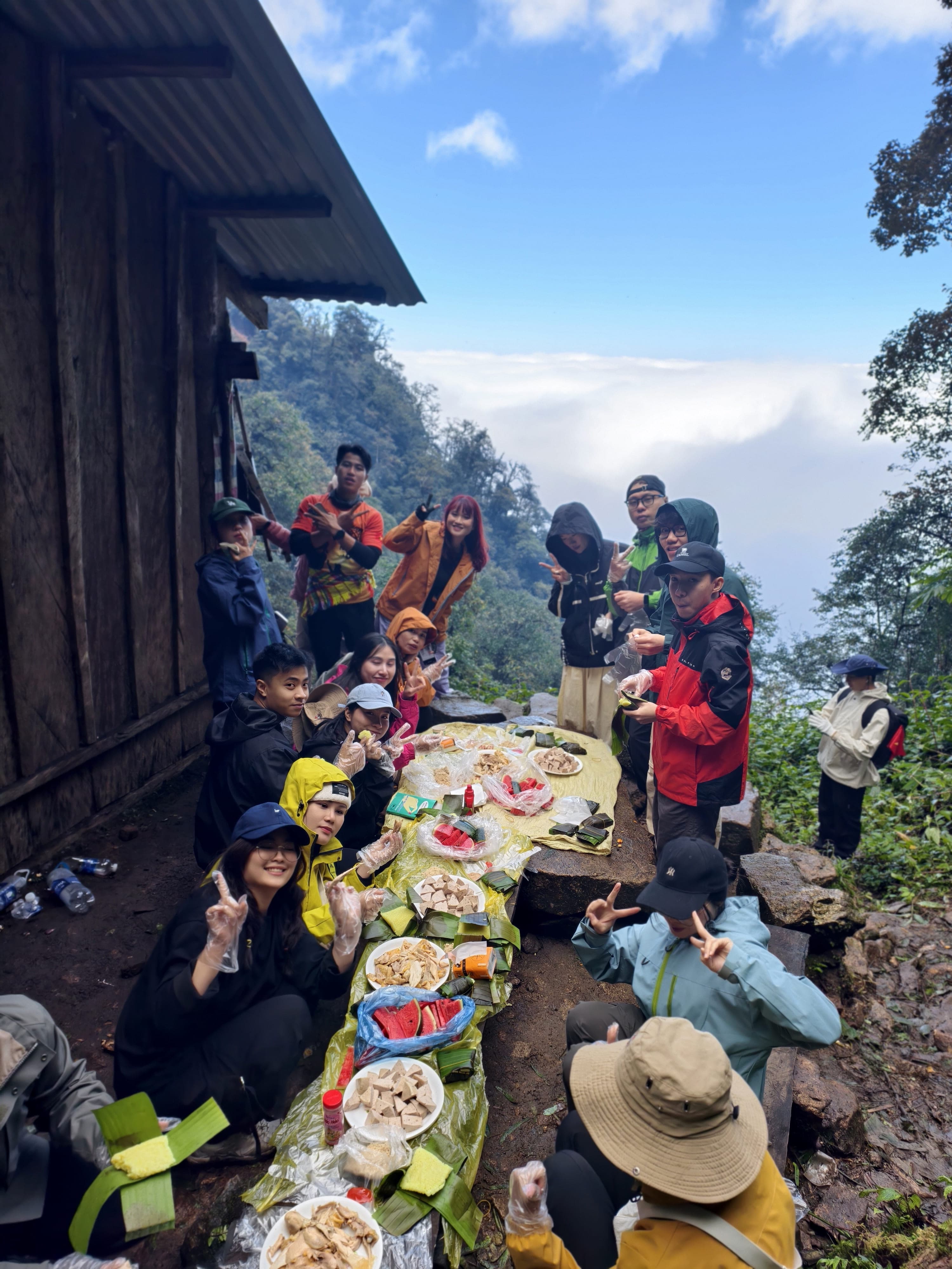Ngũ Chỉ Sơn 2858m 4